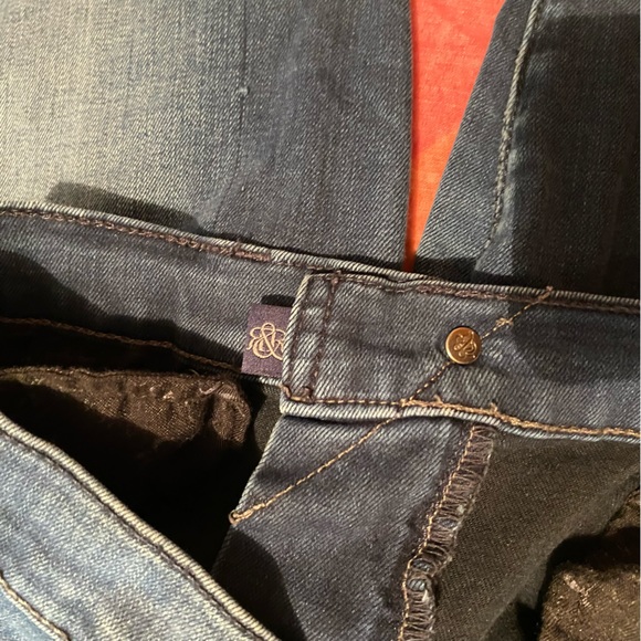Rock & Republic Berlin size 8 M Medium Wash Super Stretchy skinny mid rise 8.5in - Picture 10 of 13